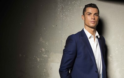 爱游戏电竞焦点-伯贝这脚射门兜出弧线